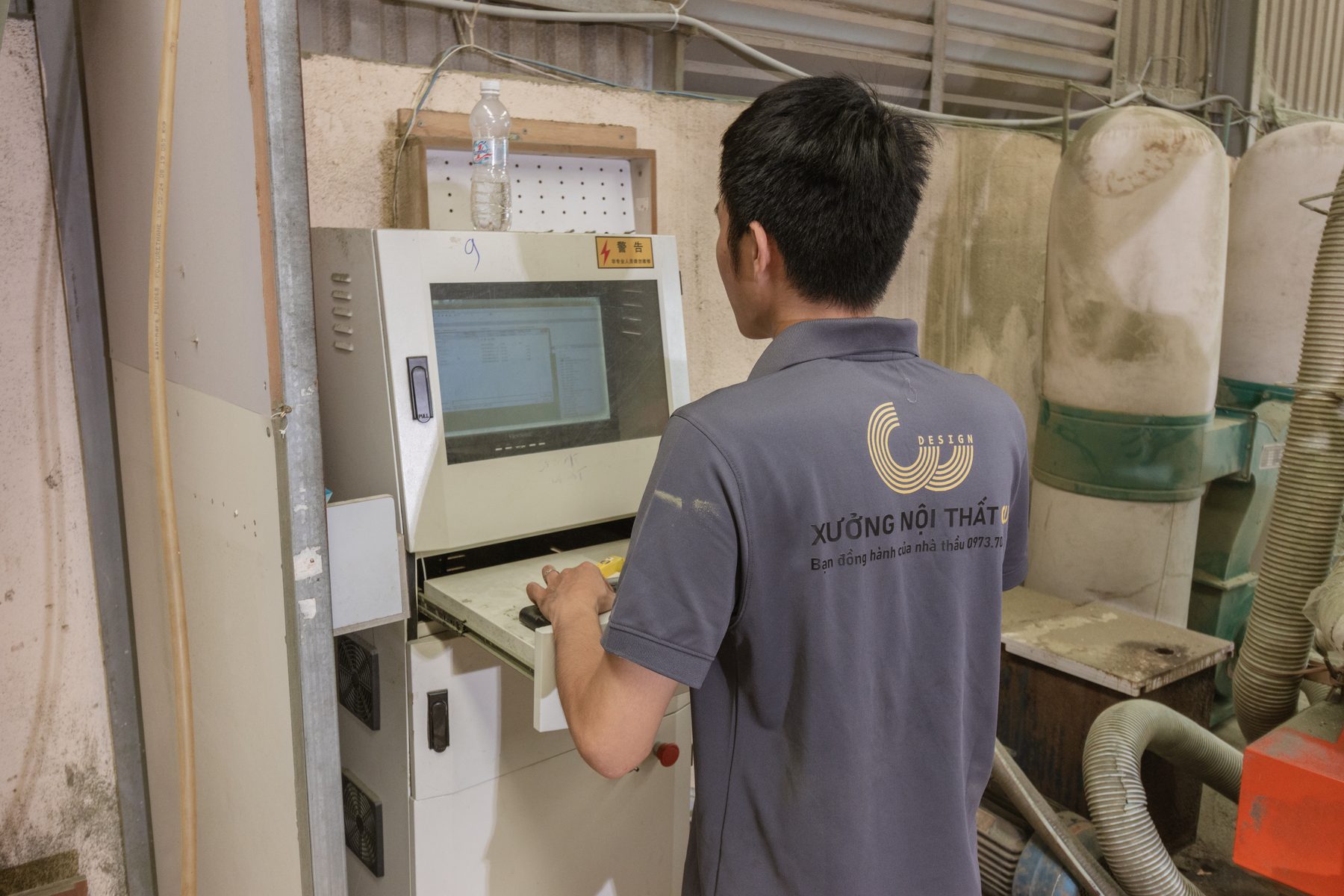 Máy CNC trong xưởng GU