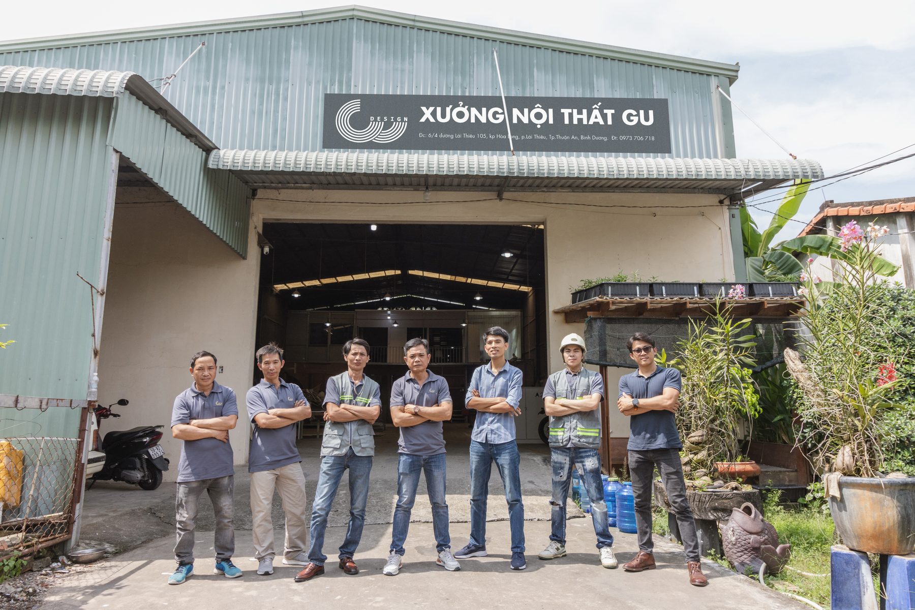 Đội ngũ GU trước xưởng tại Lái Thiêu